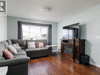 8-6400 Spencer Road - 3