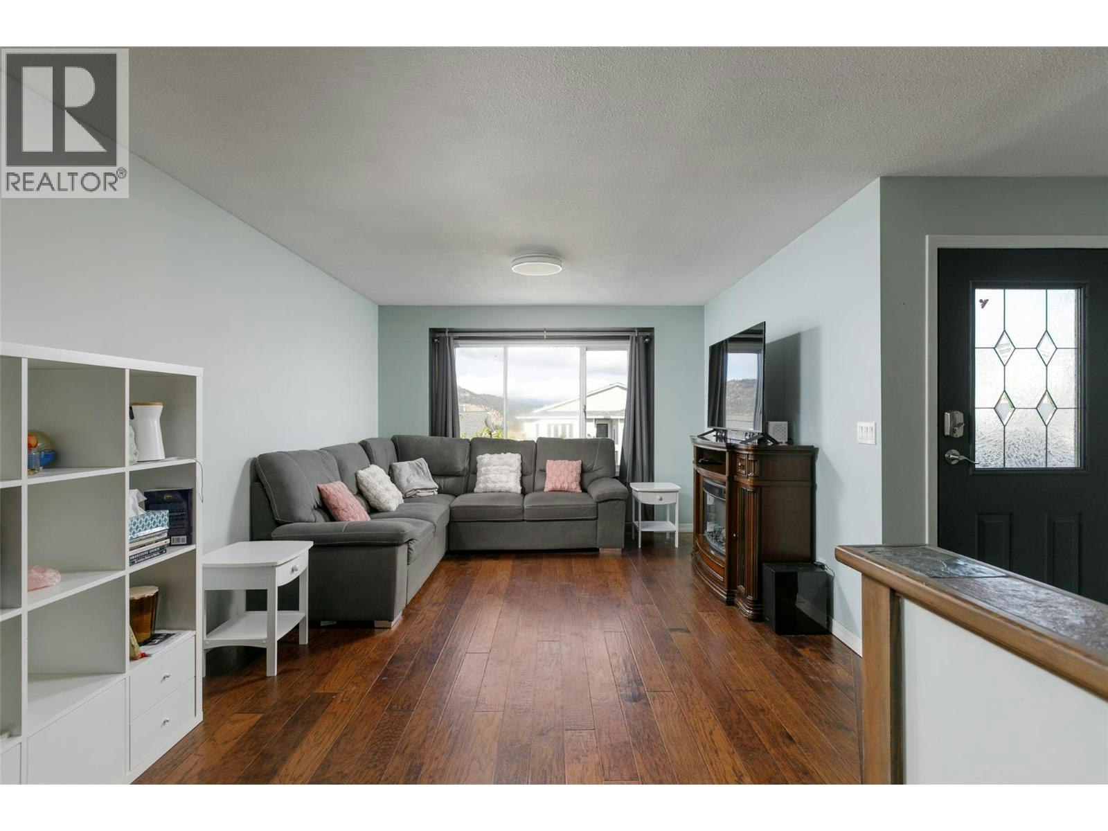 8-6400 Spencer Road - 2