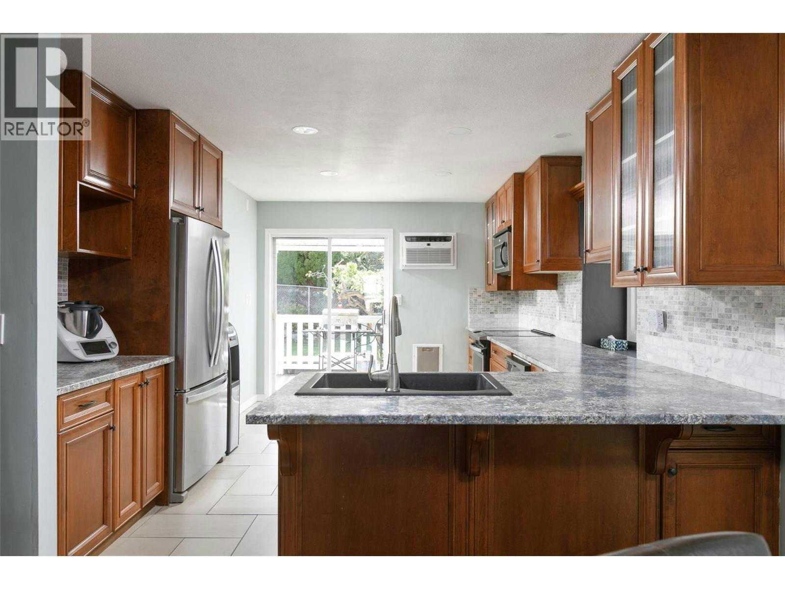 8-6400 Spencer Road - 5