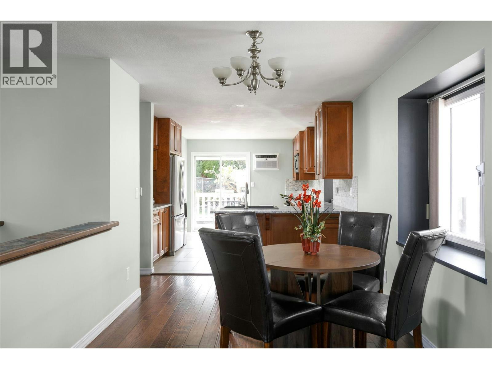 8-6400 Spencer Road - 4