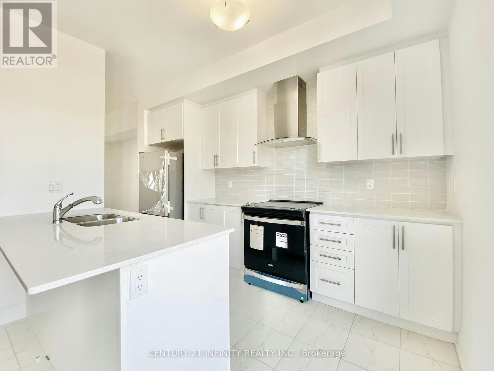 21 Elkington Crescent, Whitby, ON, L1P 0L7 - 9