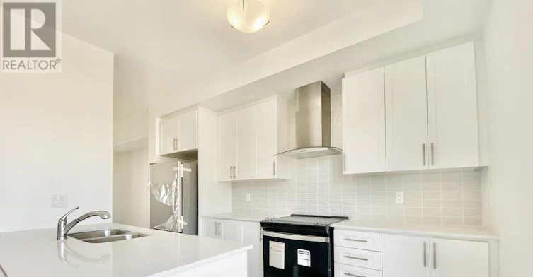 21 Elkington Crescent, Whitby, ON, L1P 0L7 - 9