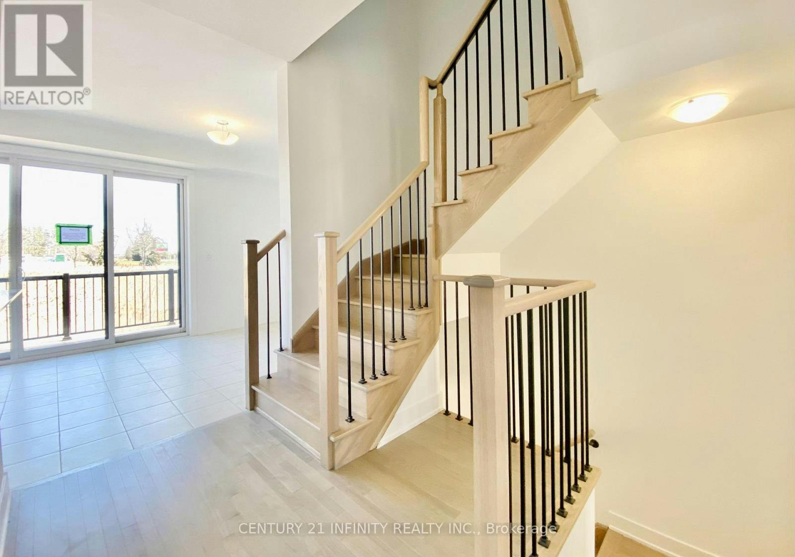 21 Elkington Crescent, Whitby, ON, L1P 0L7 - 8