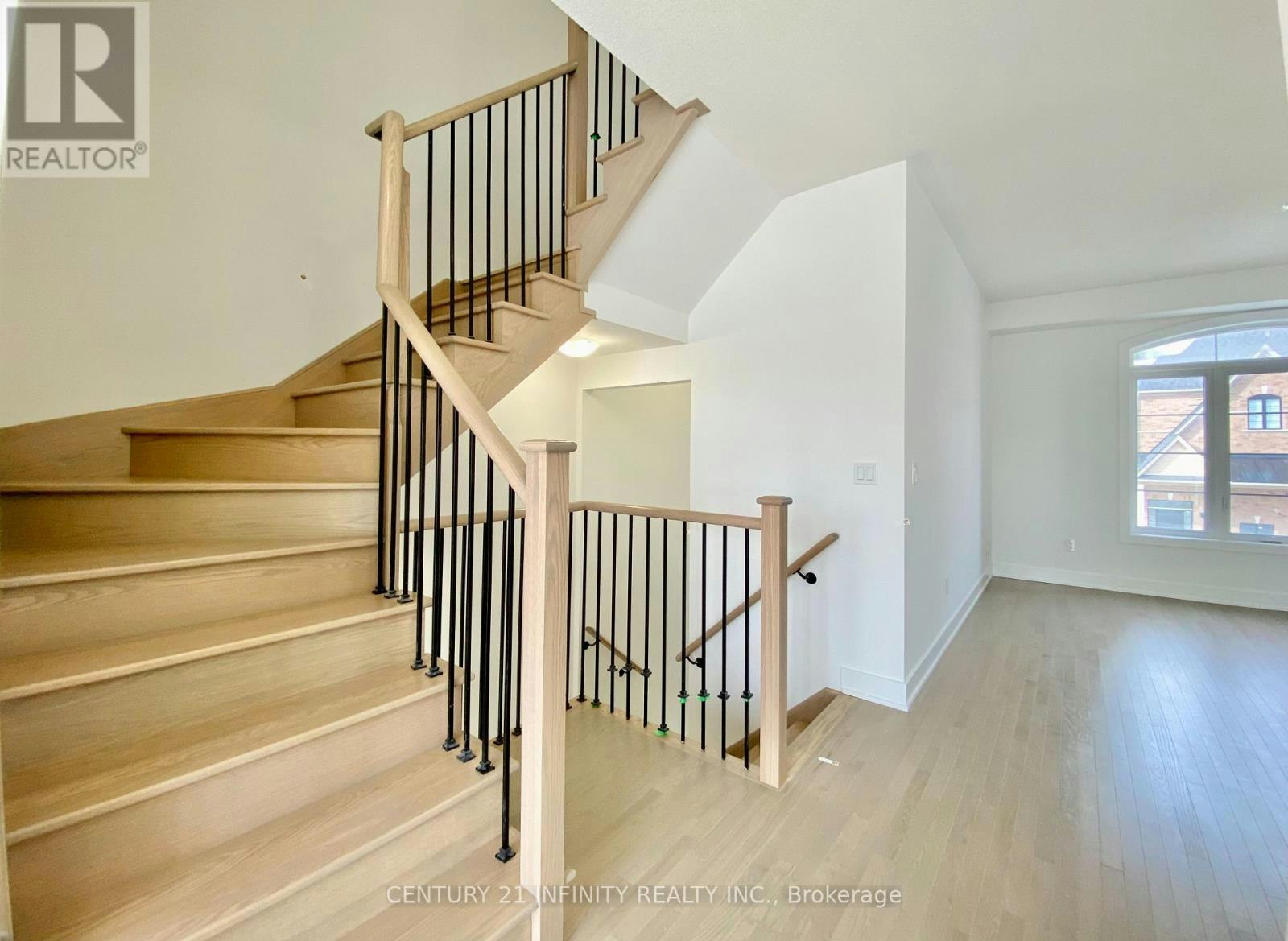 21 Elkington Crescent, Whitby, ON, L1P 0L7 - 14