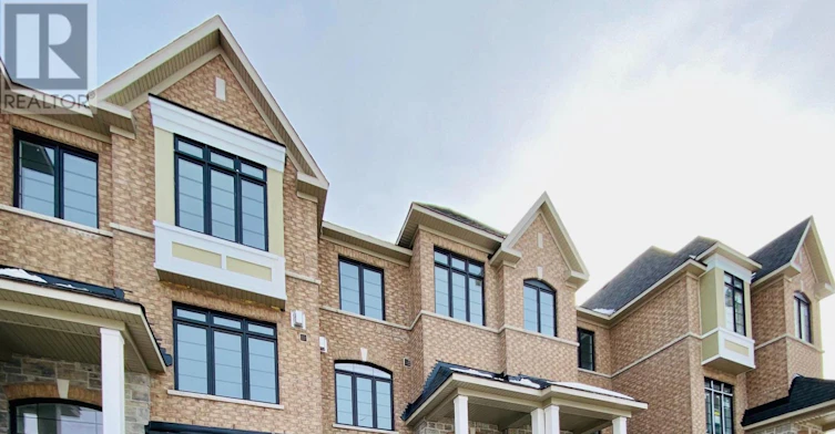 21 Elkington Crescent, Whitby, ON, L1P 0L7 - 2