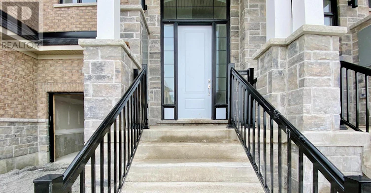 21 Elkington Crescent, Whitby, ON, L1P 0L7 - 4
