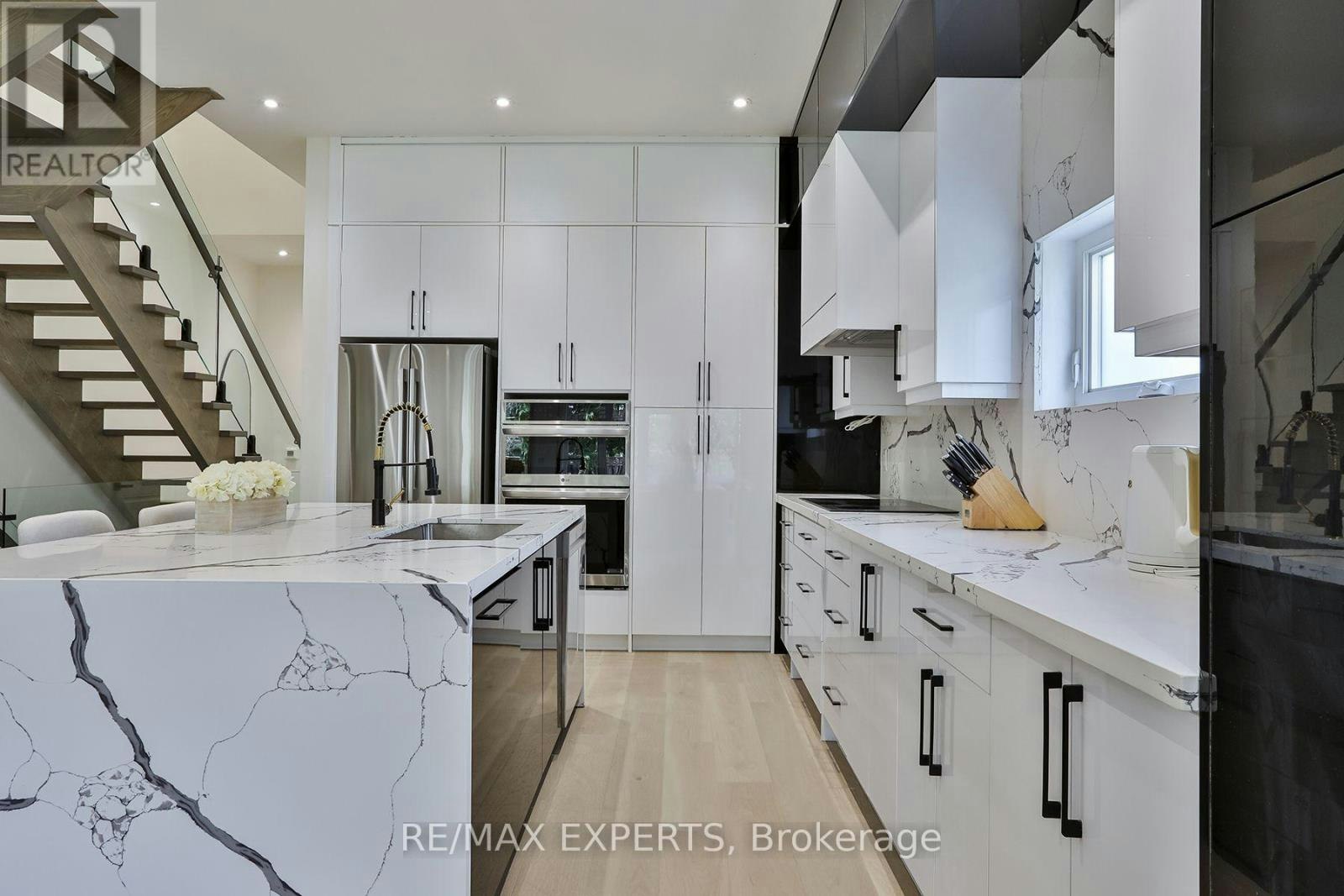 23B Maple Avenue, Mississauga, ON, L5H 2S1 - 3