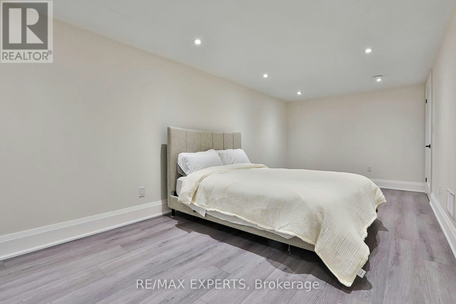 23B Maple Avenue, Mississauga, ON, L5H 2S1 - 27