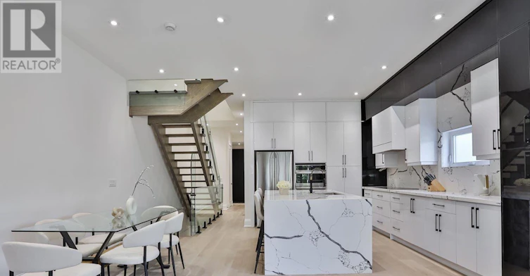 23B Maple Avenue, Mississauga, ON, L5H 2S1 - 2