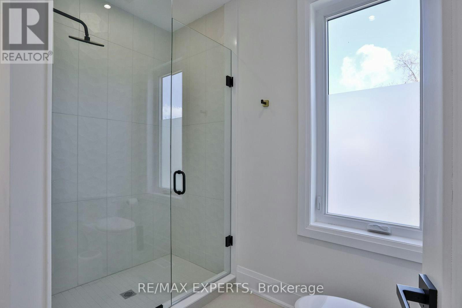 23B Maple Avenue, Mississauga, ON, L5H 2S1 - 21