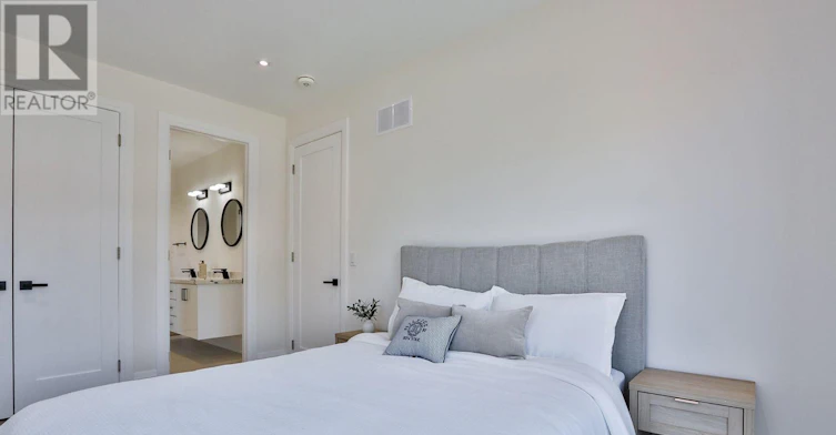 23B Maple Avenue, Mississauga, ON, L5H 2S1 - 23