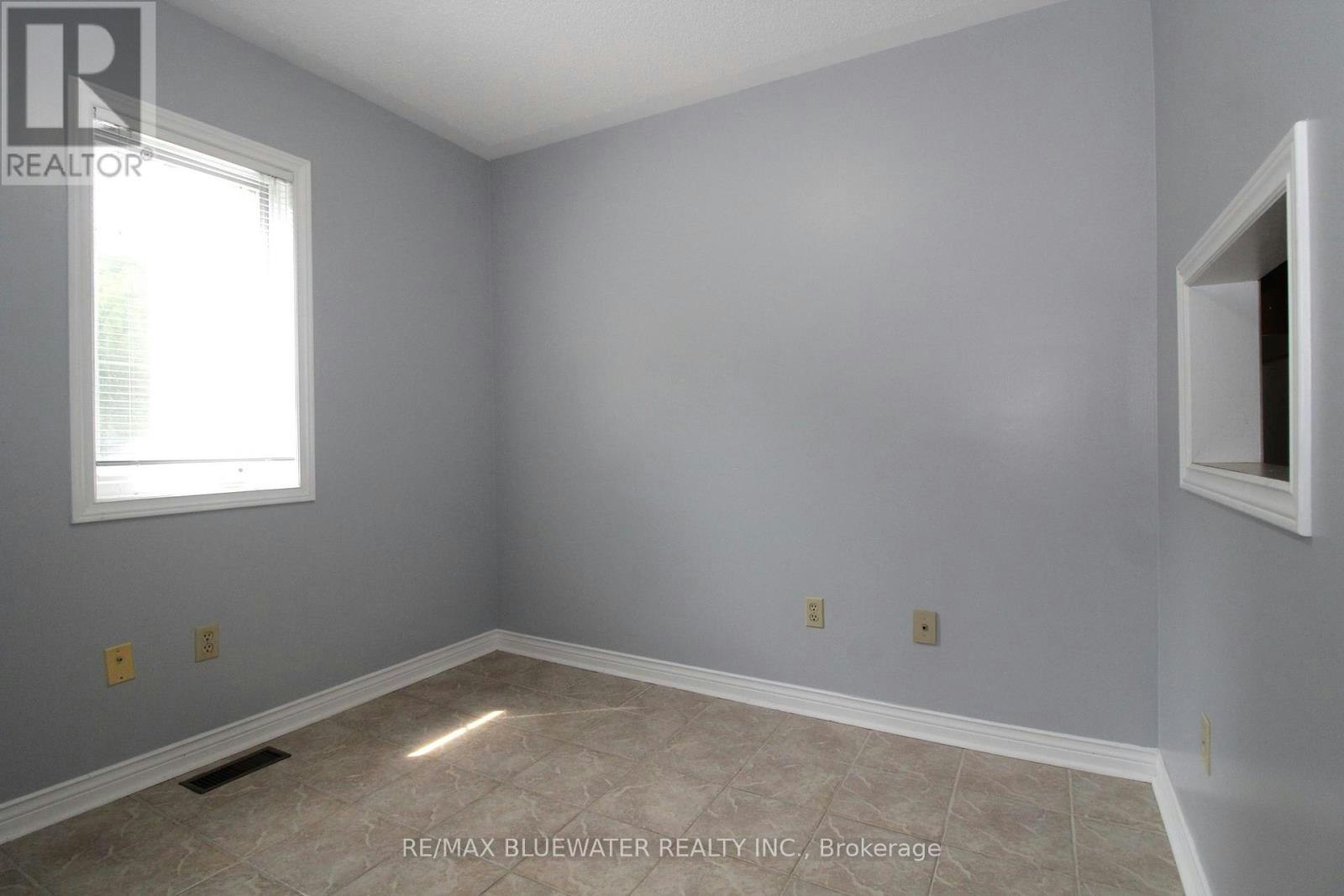 7-48 Ontario Street S, Lambton Shores, ON, N0M 1T0 - 7