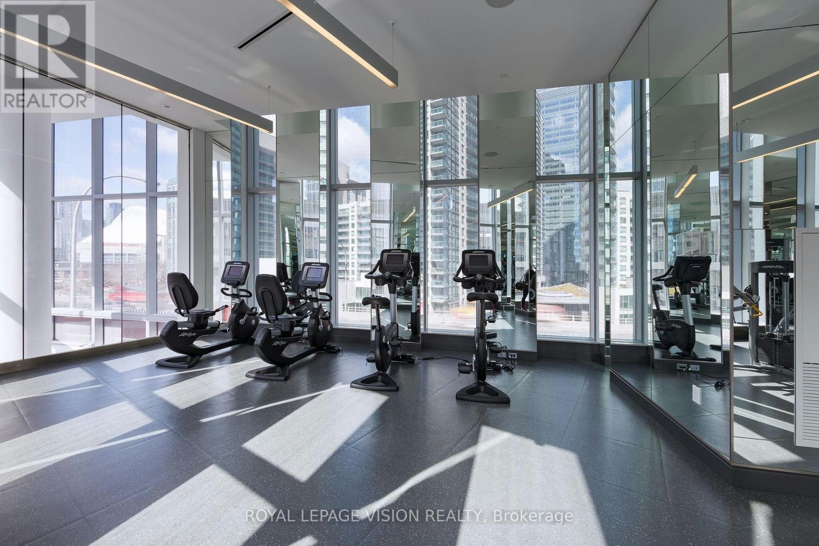 5813-10 York Street, Toronto, ON, M5J 0E1 - 18
