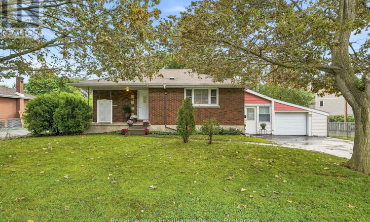 15 Elvins Gardens
