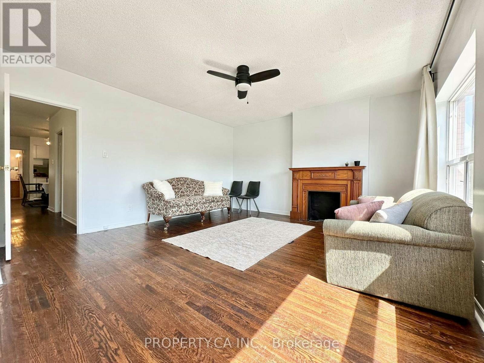 A-1854 Danforth Avenue, Toronto, ON, M4C 1J4 - 4