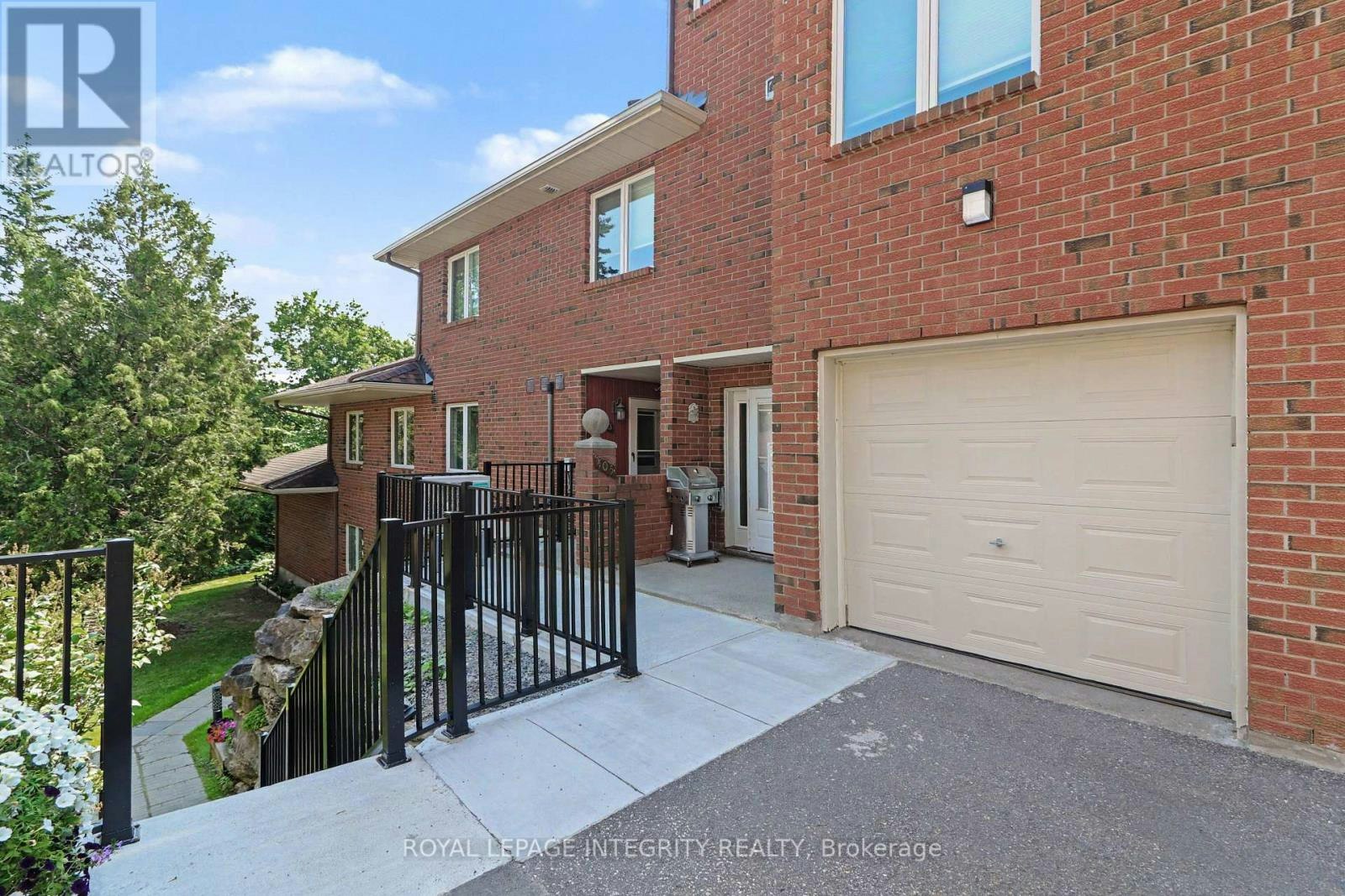 26-403 Stratas Circuit, Ottawa, ON, K2L 3K6