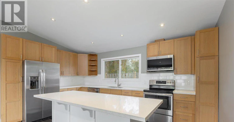 UPPER-5 Evelyn Avenue, Georgina, ON, L4P 3C8 - 14