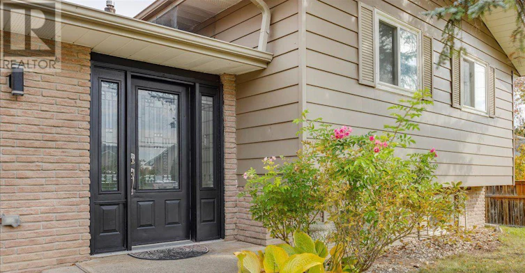 UPPER-5 Evelyn Avenue, Georgina, ON, L4P 3C8 - 8
