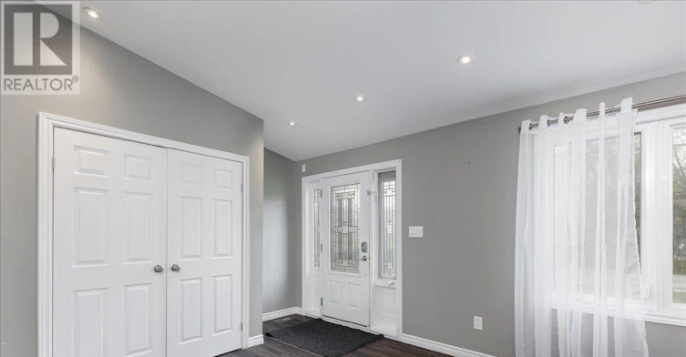 UPPER-5 Evelyn Avenue, Georgina, ON, L4P 3C8 - 10