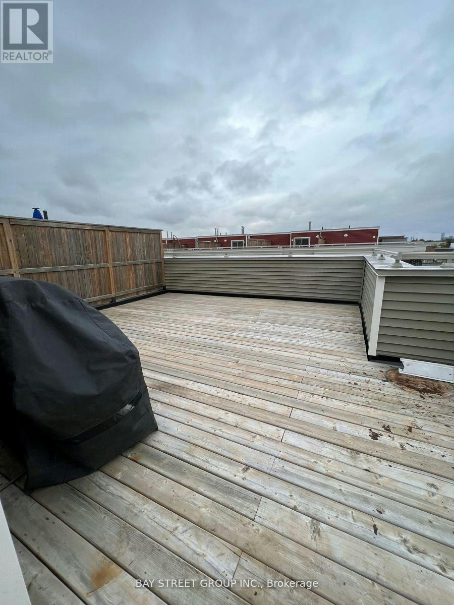15-115 Long Branch Avenue, Toronto, ON, M8W 0A9 - 11
