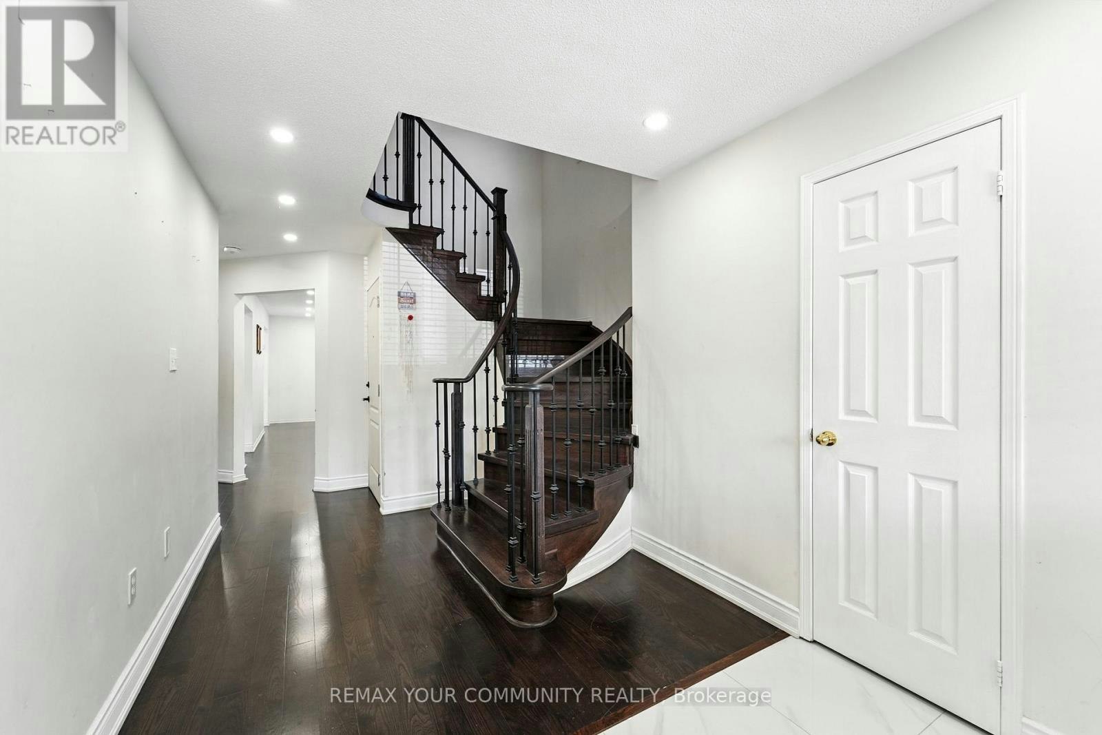 20 Capistro Street E, Brampton, ON, L7A 3H7 - 6