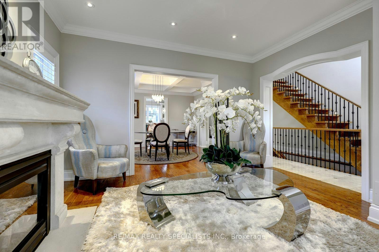 7 Fairlin Drive, Toronto, ON, M9B 4J1 - 7