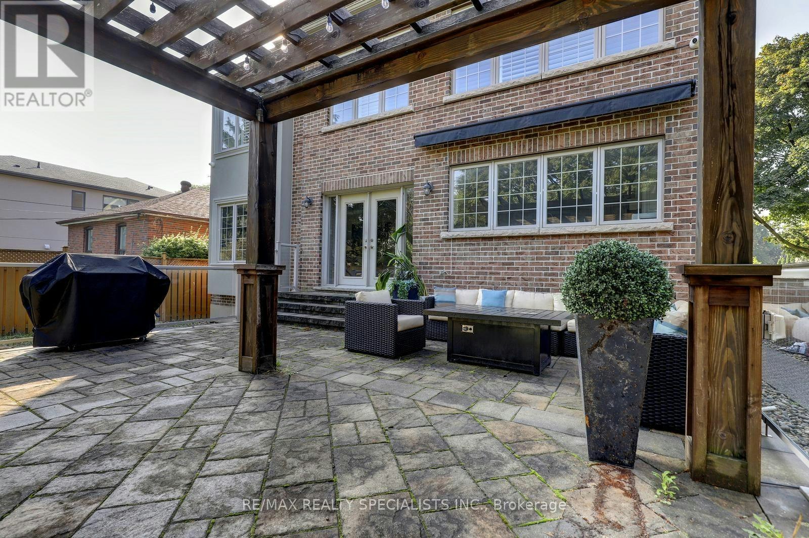 7 Fairlin Drive, Toronto, ON, M9B 4J1 - 42