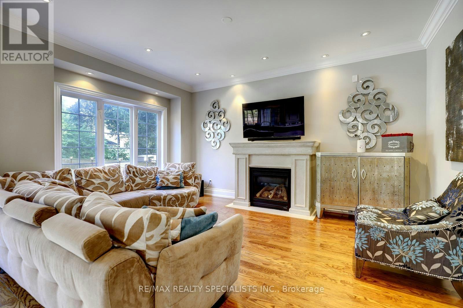 7 Fairlin Drive, Toronto, ON, M9B 4J1 - 17