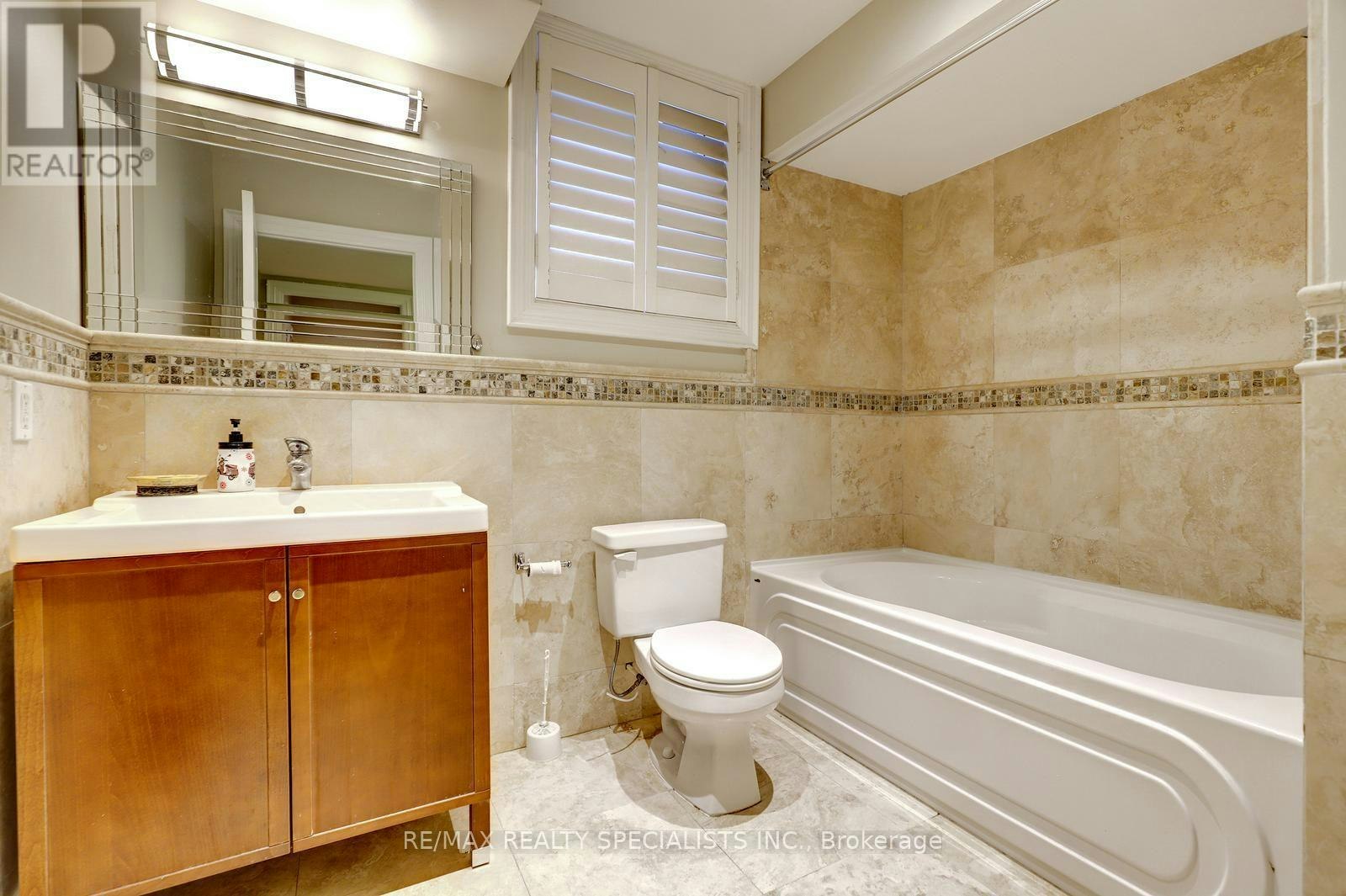 7 Fairlin Drive, Toronto, ON, M9B 4J1 - 40