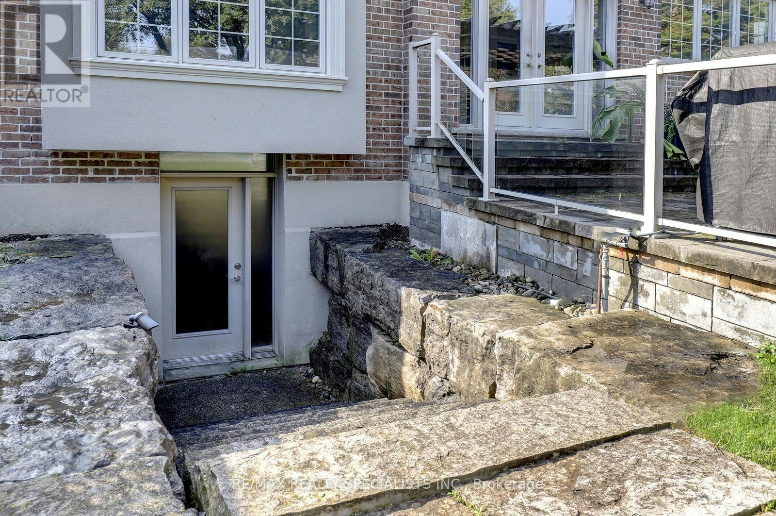7 Fairlin Drive, Toronto, ON, M9B 4J1 - 43