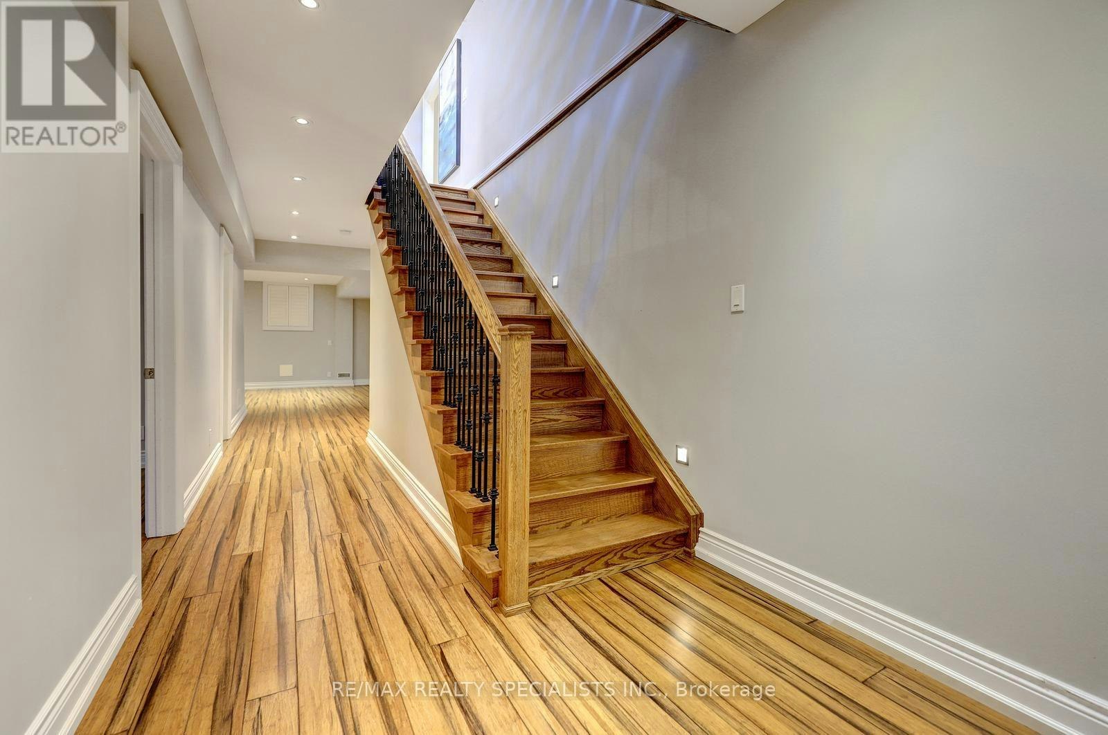7 Fairlin Drive, Toronto, ON, M9B 4J1 - 35