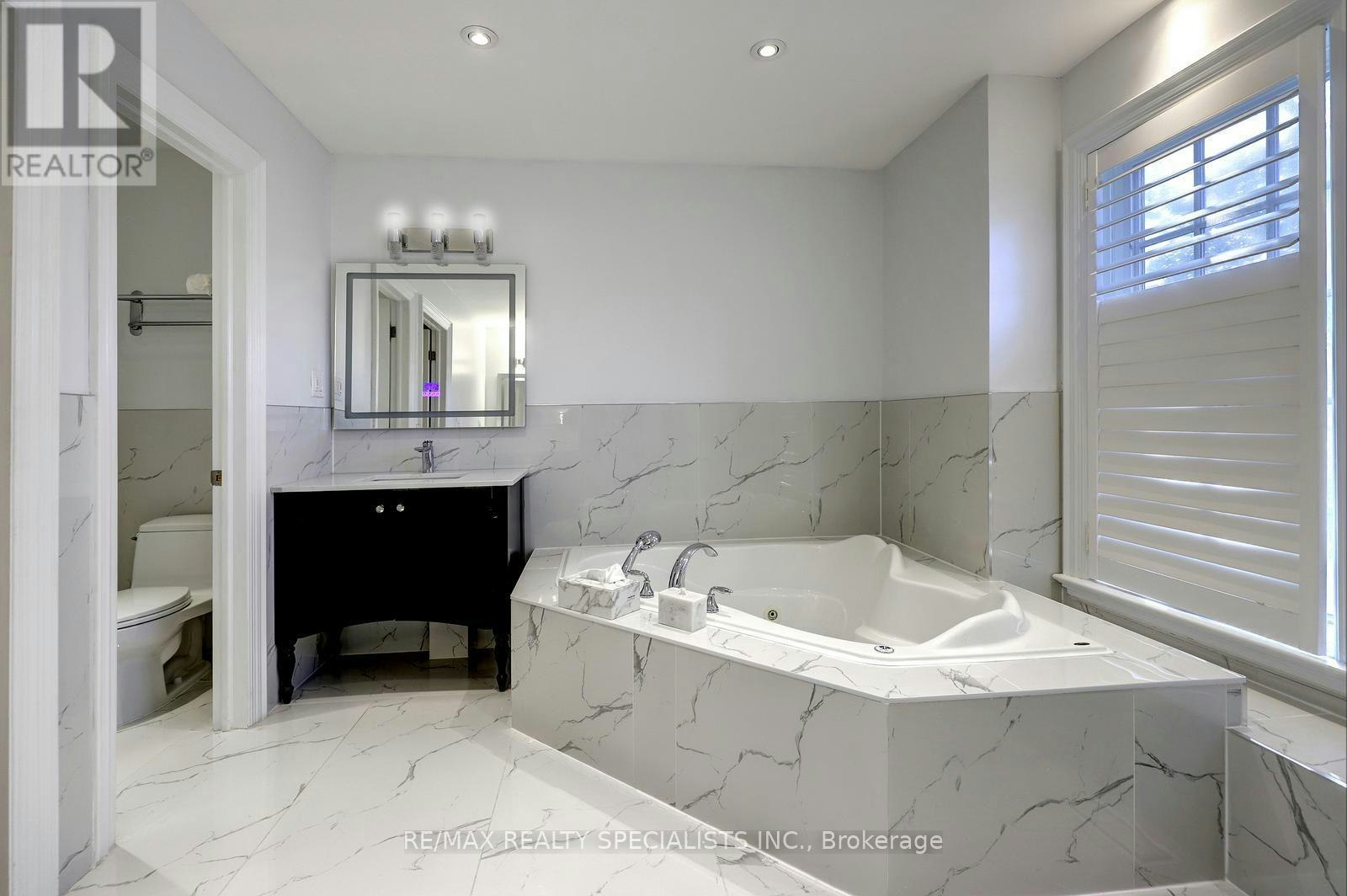 7 Fairlin Drive, Toronto, ON, M9B 4J1 - 26