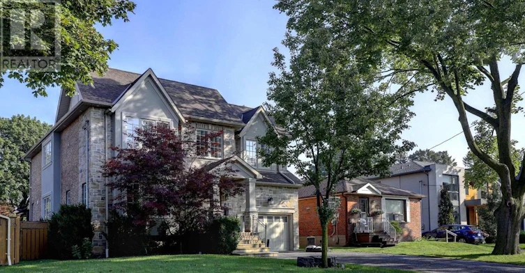 7 Fairlin Drive, Toronto, ON, M9B 4J1 - 2