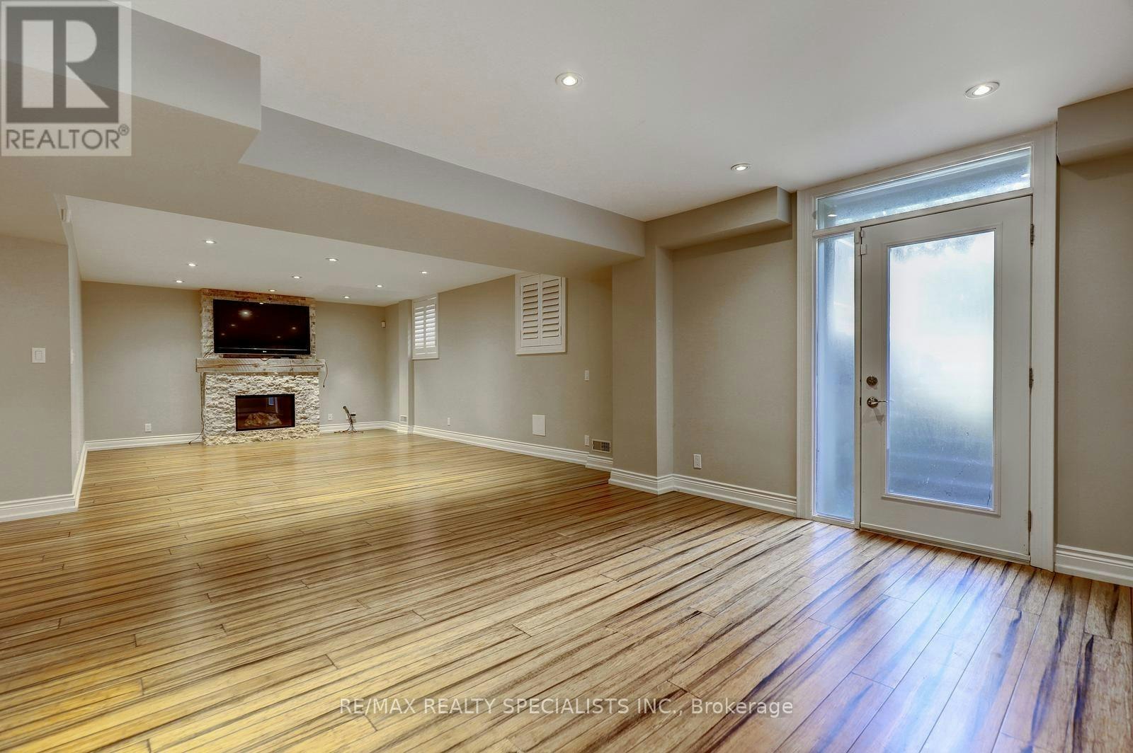7 Fairlin Drive, Toronto, ON, M9B 4J1 - 37