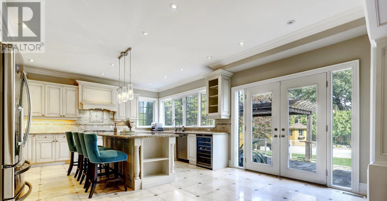 7 Fairlin Drive, Toronto, ON, M9B 4J1 - 11