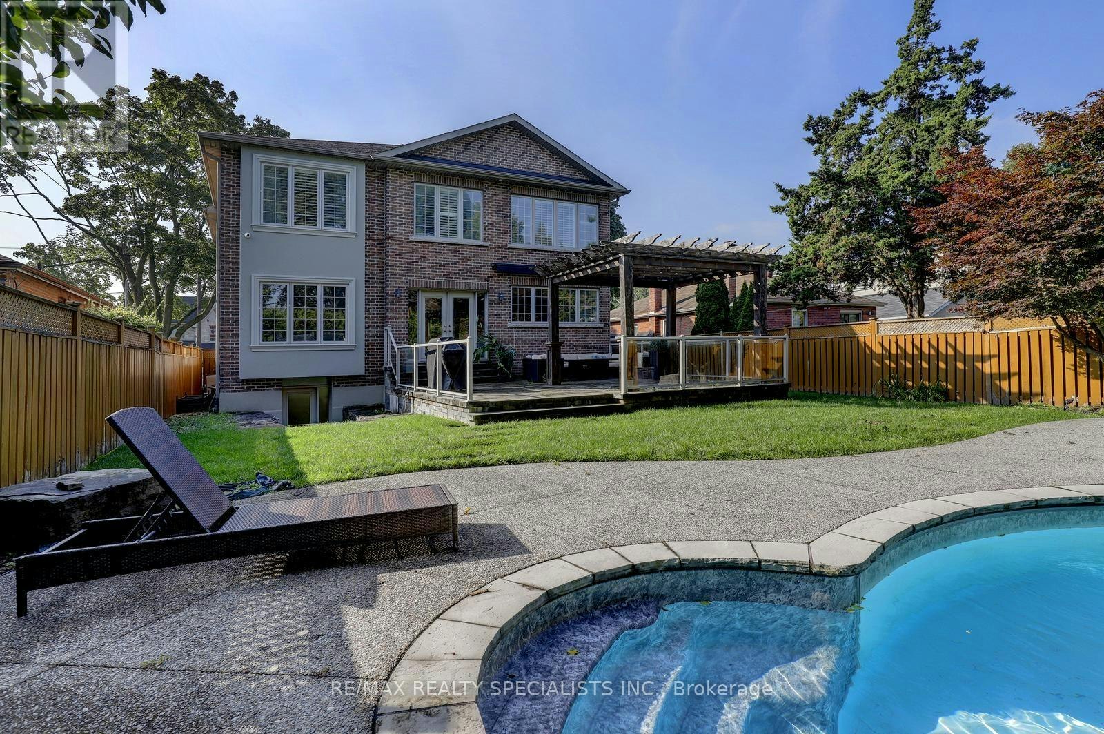 7 Fairlin Drive, Toronto, ON, M9B 4J1 - 47