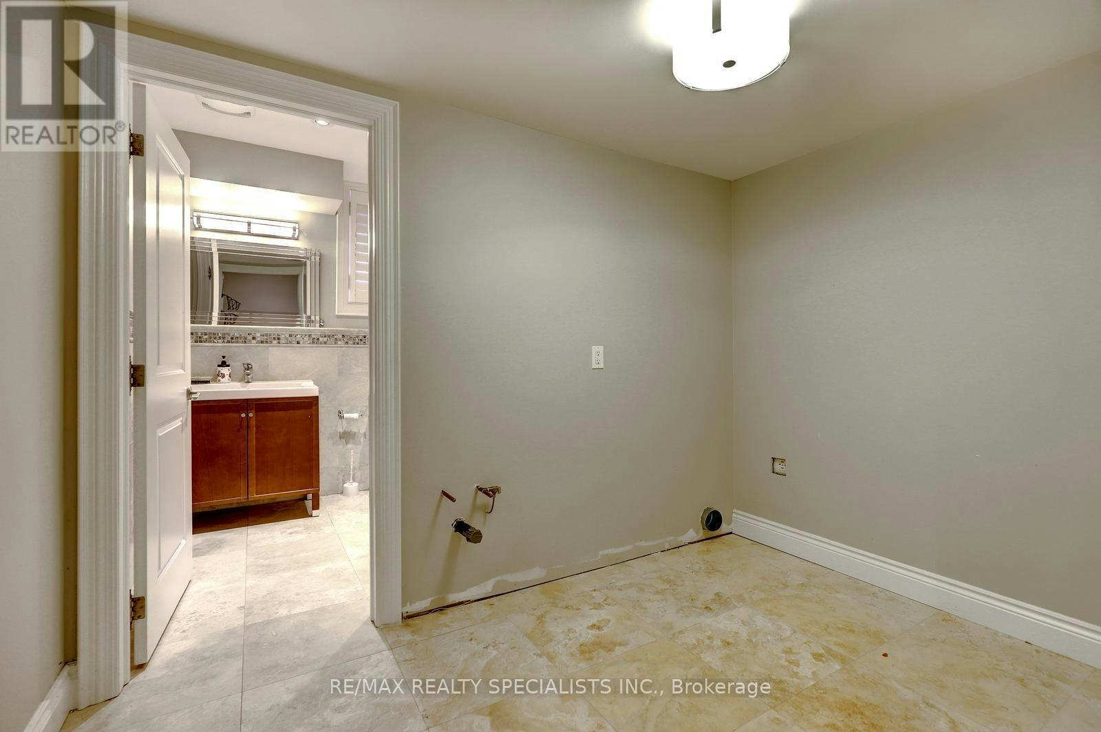 7 Fairlin Drive, Toronto, ON, M9B 4J1 - 39