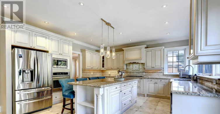 7 Fairlin Drive, Toronto, ON, M9B 4J1 - 12
