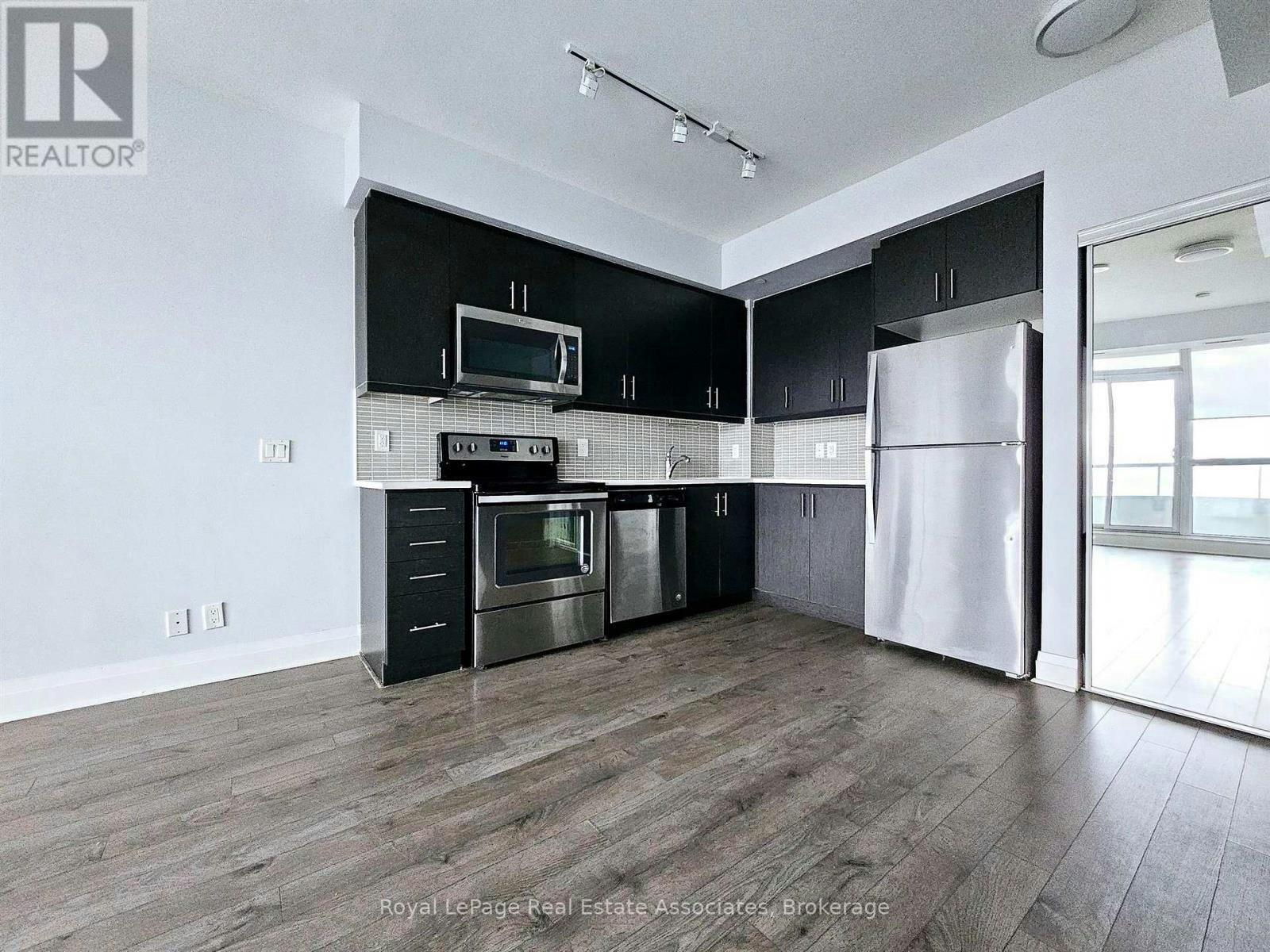 1810-15 Zorra Street, Toronto, ON, M8Z 0C1 - 4