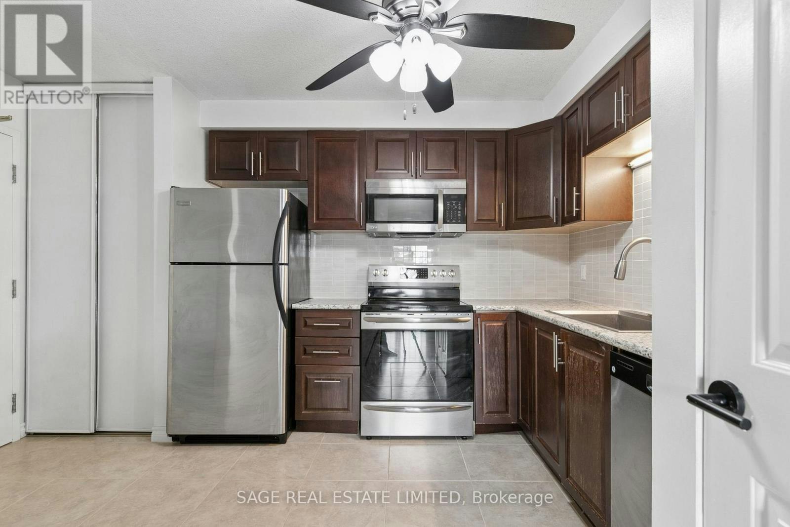10-327 Northlake Drive, Waterloo, ON, N2V 1Z1 - 7