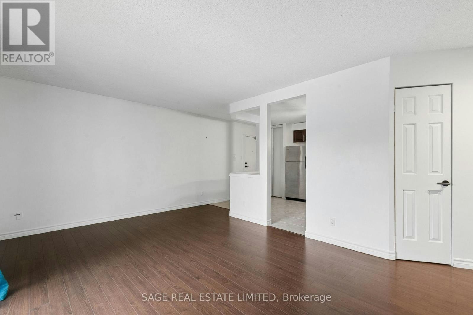 10-327 Northlake Drive, Waterloo, ON, N2V 1Z1 - 10