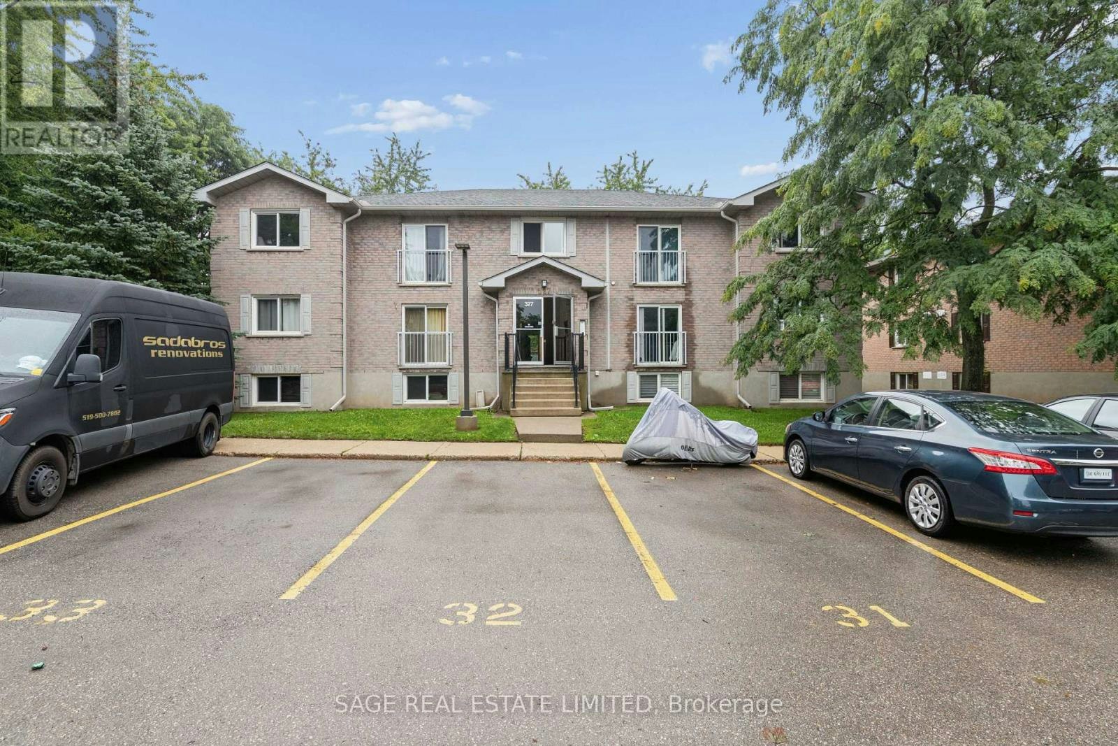 10-327 Northlake Drive, Waterloo, ON, N2V 1Z1 - 2