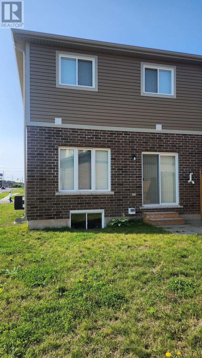 4 Sycamore Street, Welland, ON, L3C 0H8 - 4