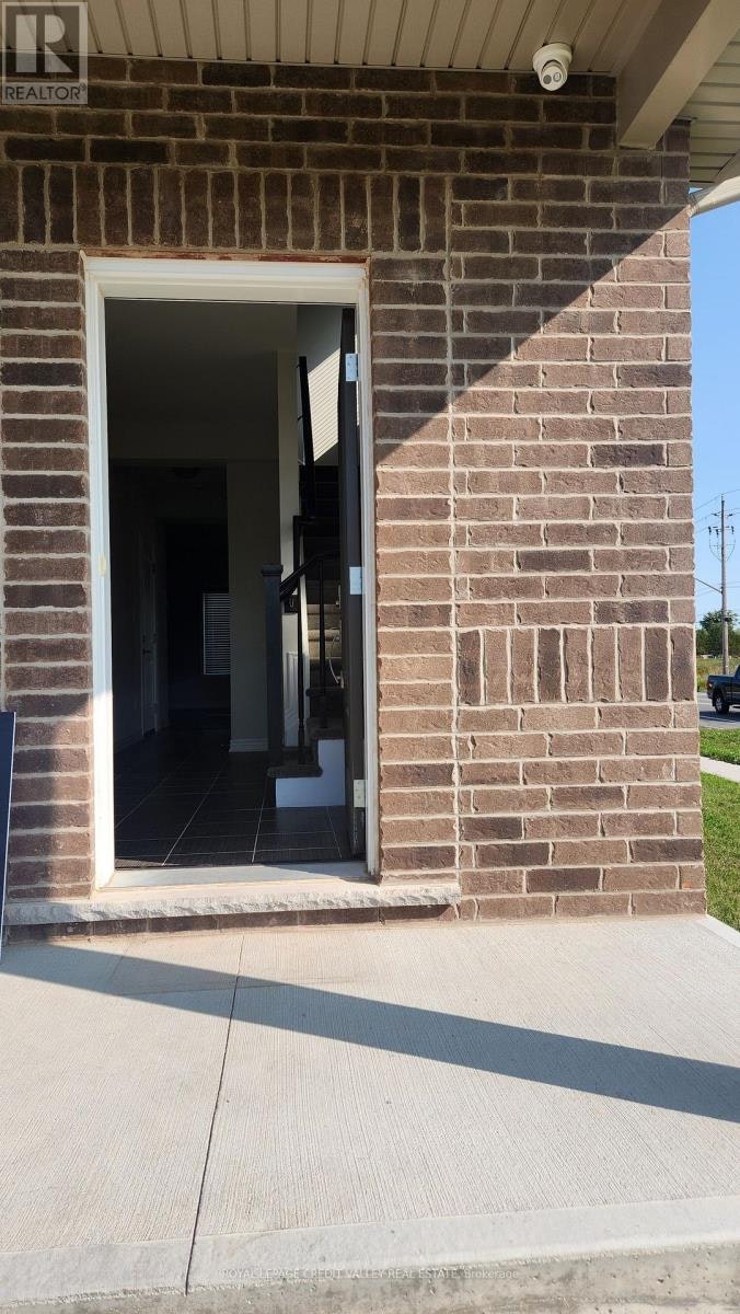 4 Sycamore Street, Welland, ON, L3C 0H8 - 5