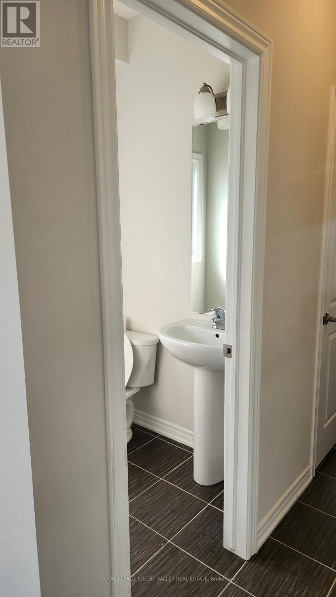 4 Sycamore Street, Welland, ON, L3C 0H8 - 11