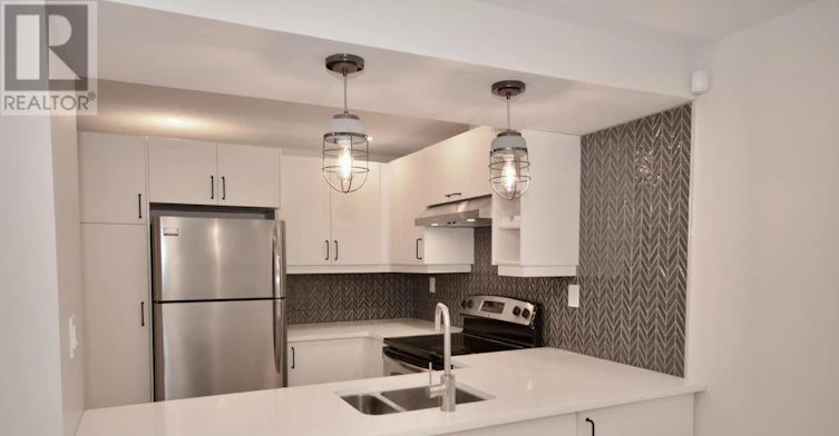 LOWER-17 Inverness Avenue W, Hamilton, ON, L9C 1A1 - 3