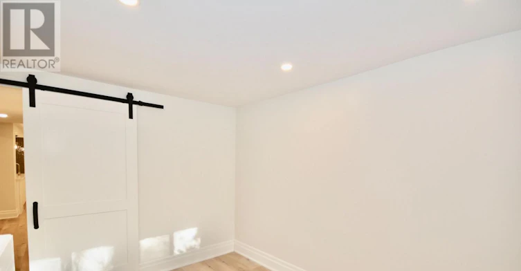 LOWER-17 Inverness Avenue W, Hamilton, ON, L9C 1A1 - 9