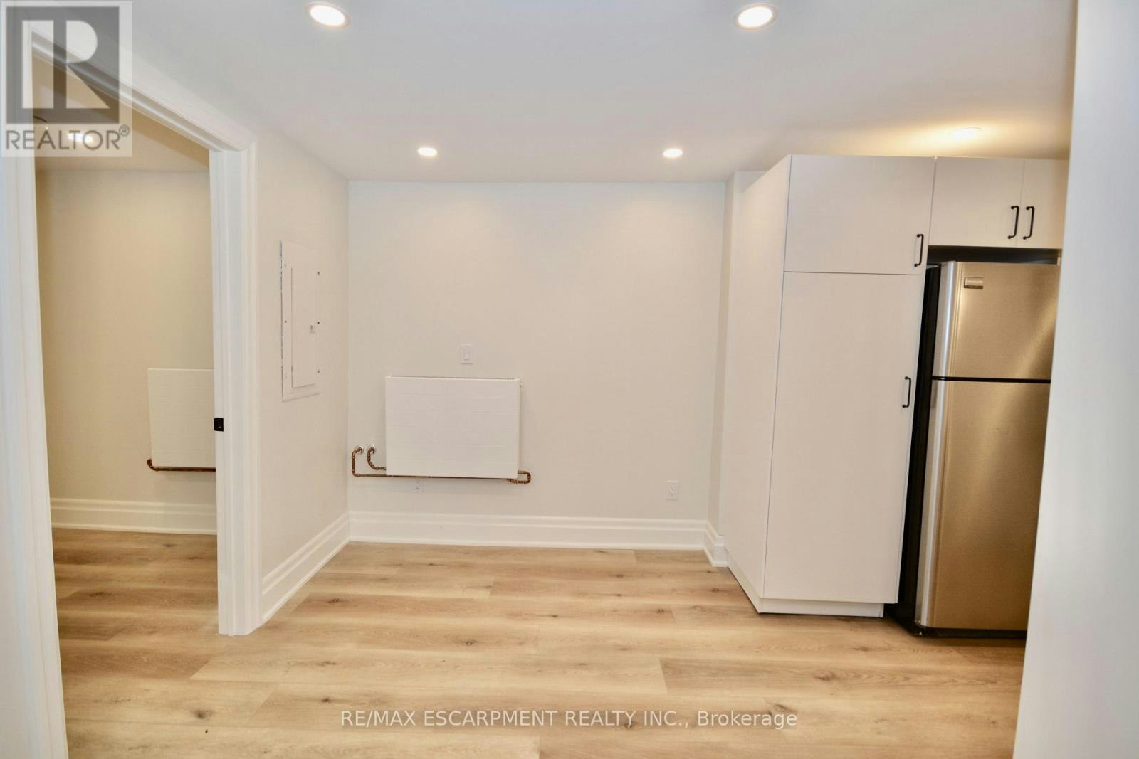 LOWER-17 Inverness Avenue W, Hamilton, ON, L9C 1A1 - 8