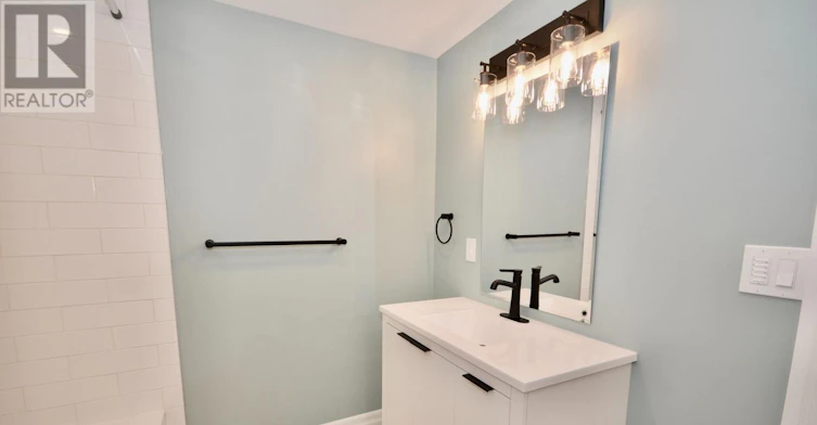 LOWER-17 Inverness Avenue W, Hamilton, ON, L9C 1A1 - 12