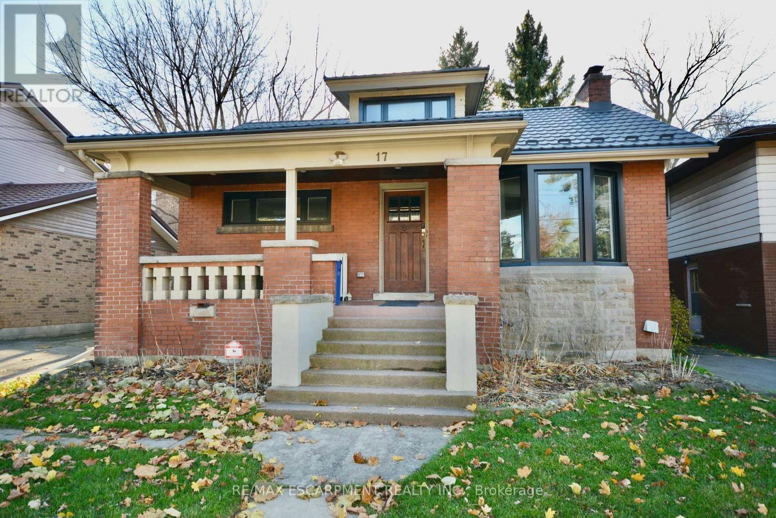 LOWER-17 Inverness Avenue W, Hamilton, ON, L9C 1A1